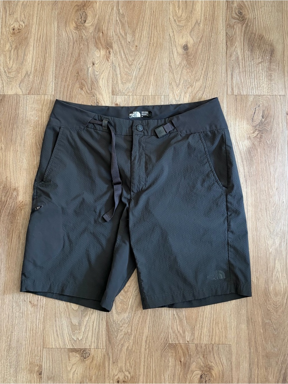 The North Face Men's Dark Gray Active Hiking Outdoor Short w Integrated Belt 34